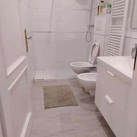 Modern With Private Bathroom Gæstehus Trento