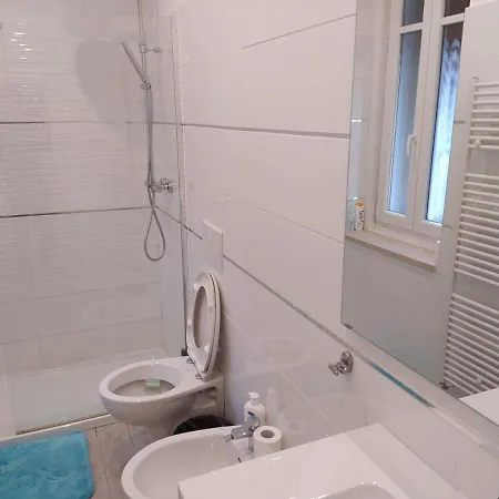 Modern With Private Bathroom 2*